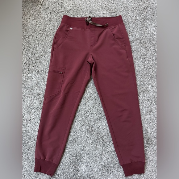 FIGS Scrub Set - Picture 8 of 10